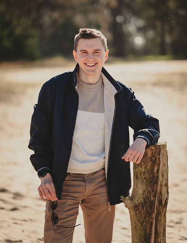 Mannelijk model met bruin haar Matthijs