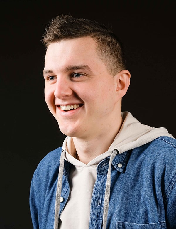 Mannelijk model met bruin haar Matthijs
