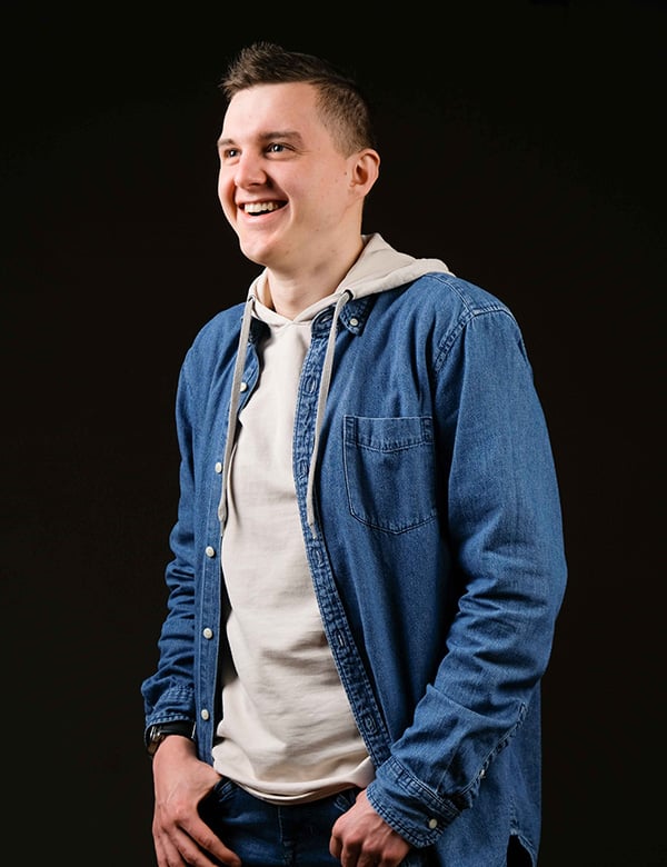 Mannelijk model met bruin haar Matthijs