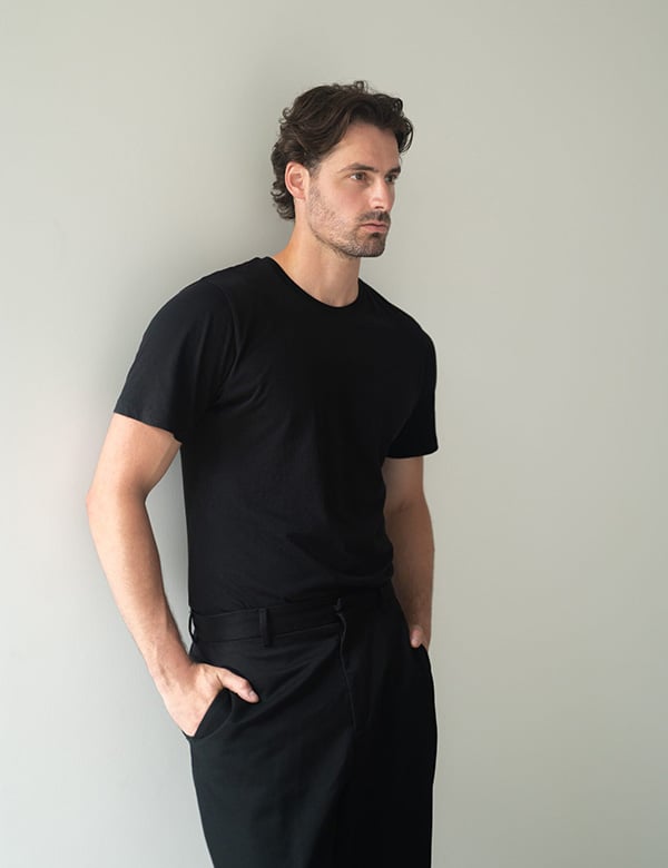 Mannelijk model met donkerbruin haar Remco V.