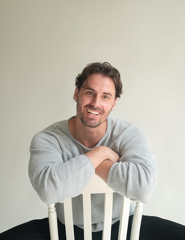 Mannelijk model met donkerbruin haar Remco V.