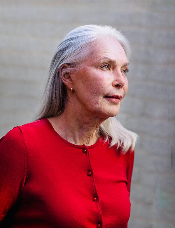 Vrouwelijk model met grijs haar Ursuline
