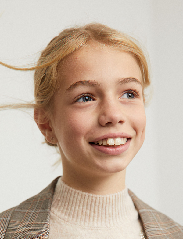 Kinderlijkmodel met blond haar Annemijn WE.