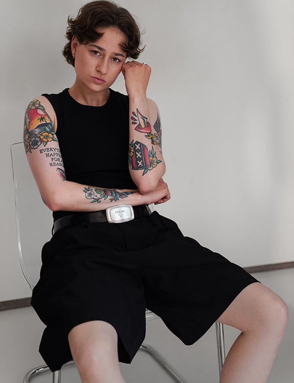 Vrouwelijk model met bruin haar Anuschka