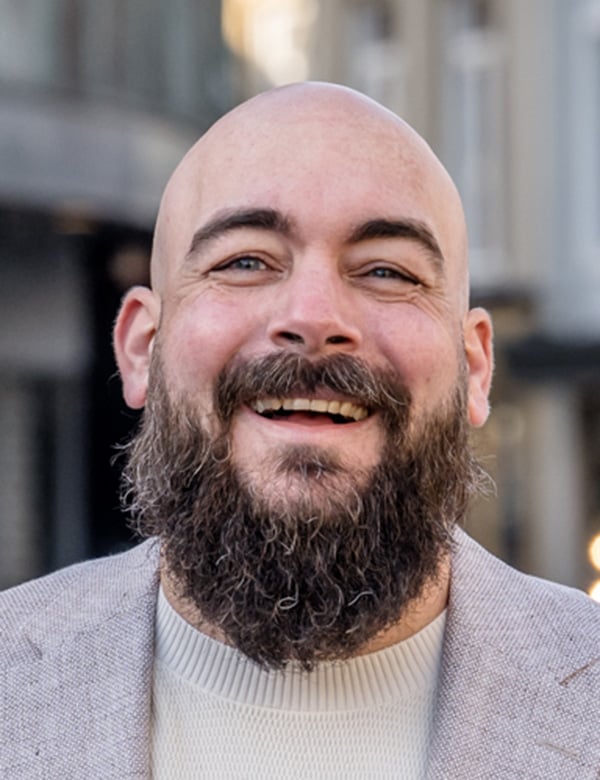 Mannelijk model met bruine baard daan h.