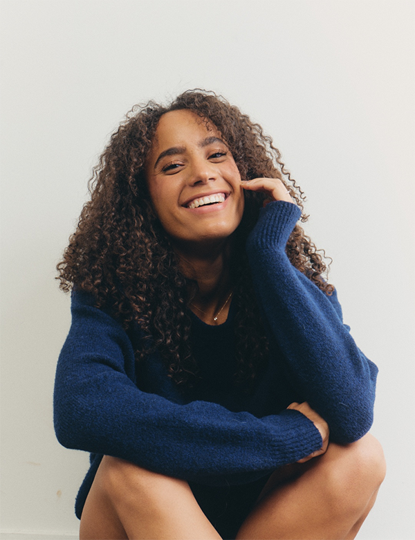 Vrouwelijk model met donkerbruin haar Fabiana A.