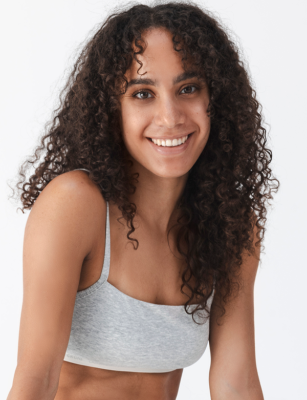 Vrouwelijk model met donkerbruin haar Fabiana A.