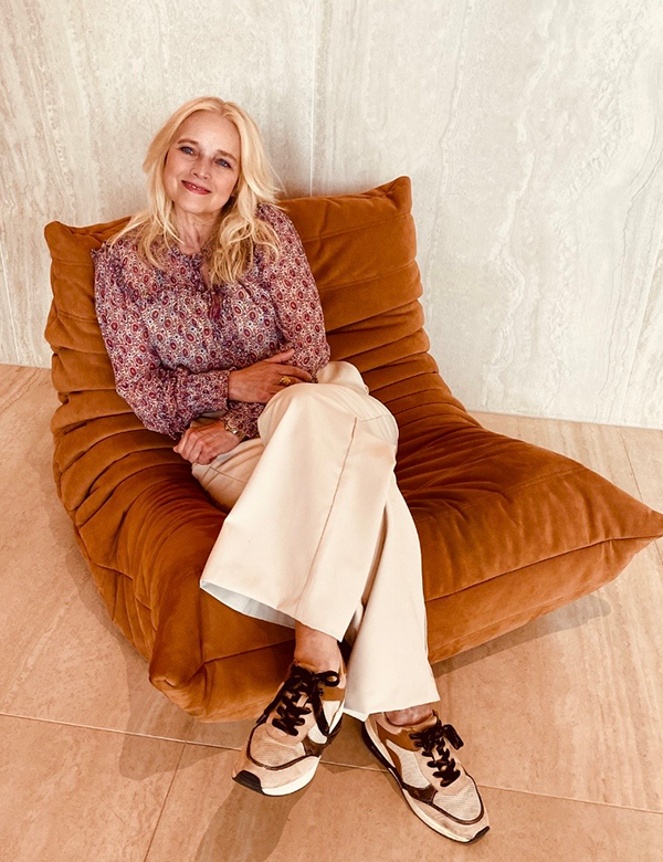 Vrouwelijk model met blond haar Karin B.