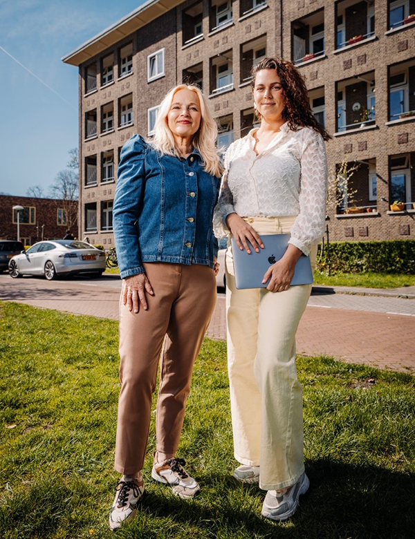 Vrouwelijk model met blond haar Karin B.