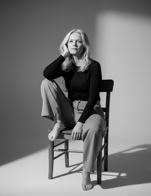 Vrouwelijk model met blond haar Karin B.