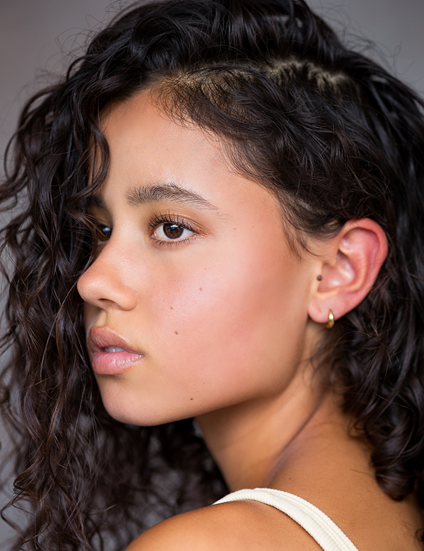 Tienermodel met donkerbruin haar Loïs W.