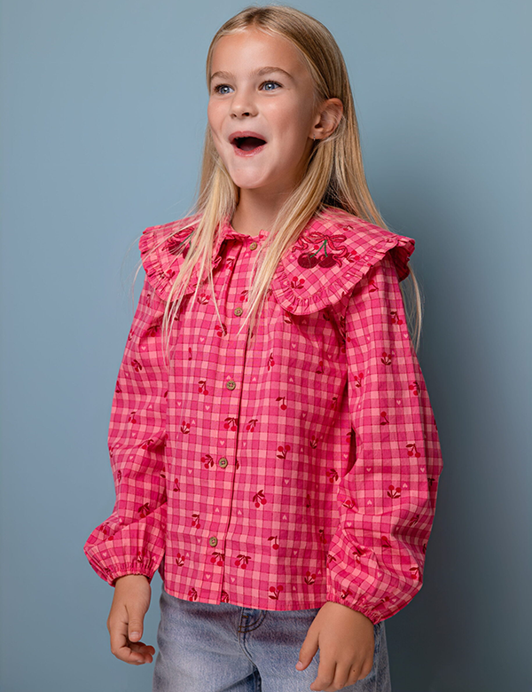 Kinderlijk model met blond haar Luna Mae.