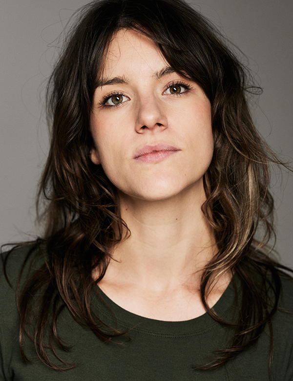 Vrouwelijk model met bruin haar Moos.