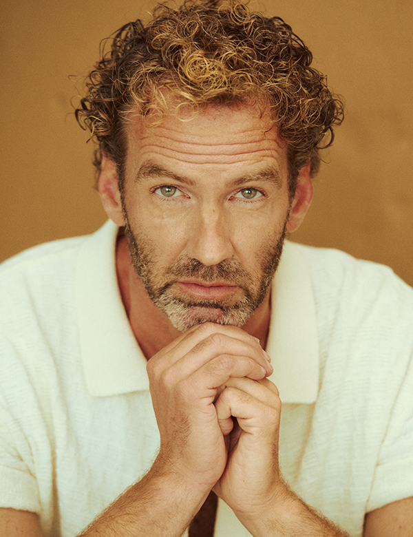 Mannelijk model met donkerblond haar Bas M.