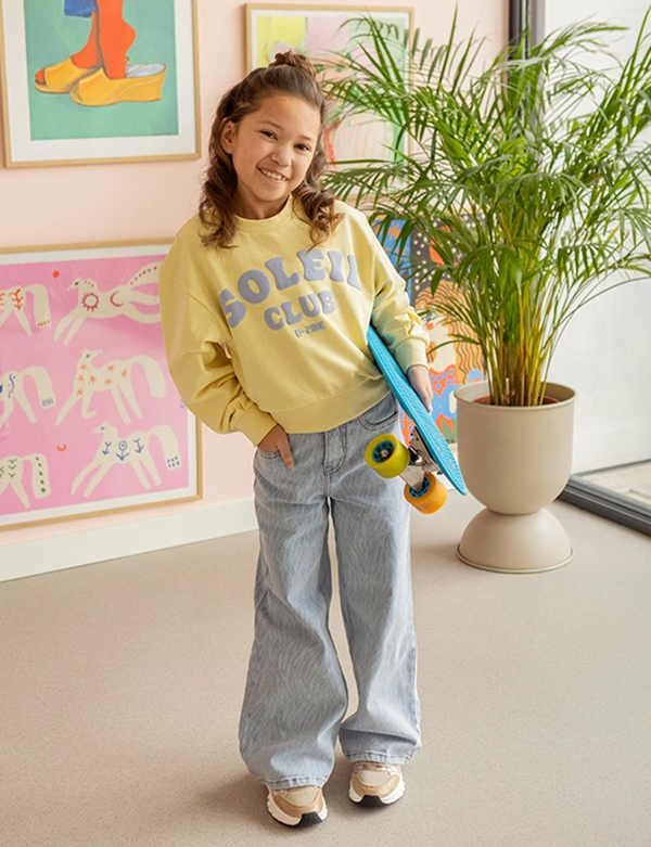 Kinderlijk model met bruin haar Aaliyah O.
