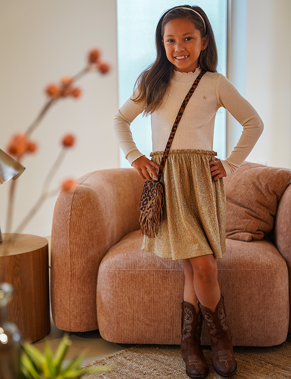 Kinderlijk model met bruin haar Aaliyah O.
