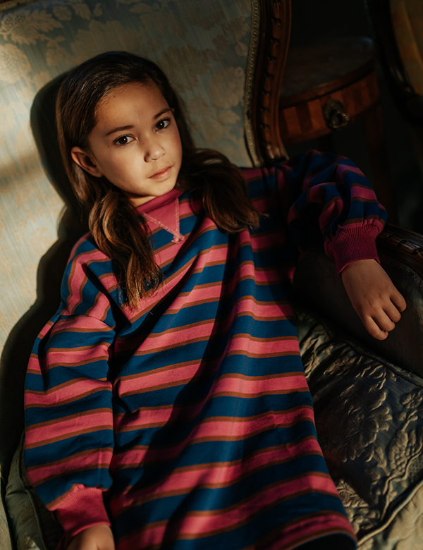 Kinderlijk model met bruin haar Aaliyah O.
