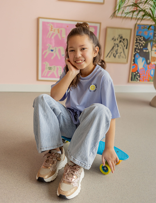 Kinderlijk model met bruin haar Aaliyah O.