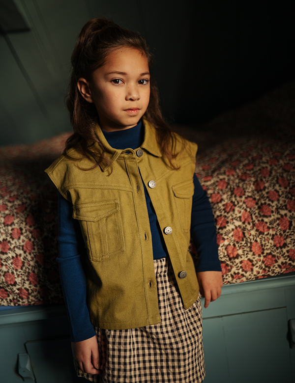Kinderlijk model met bruin haar Aaliyah O.