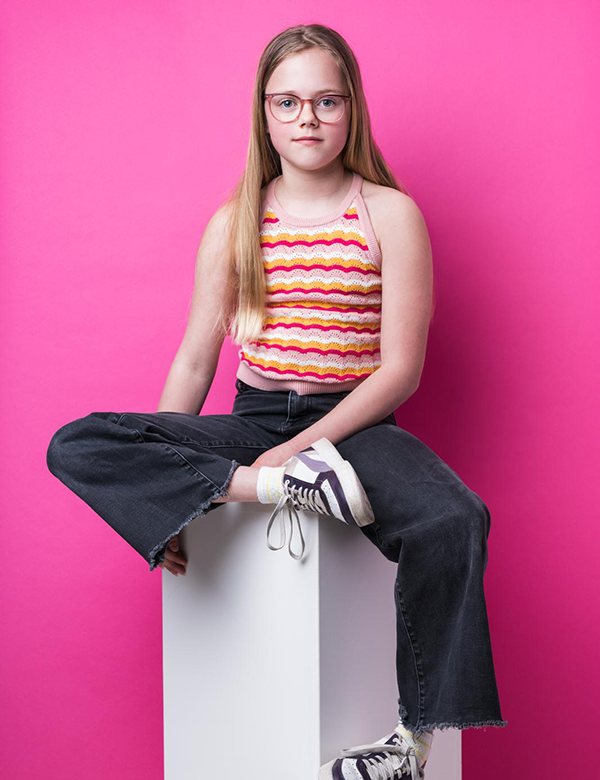 Kinderlijk model met donkerblond haar Daniek B.