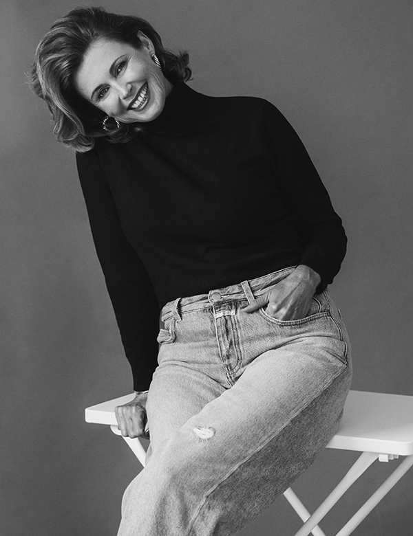 Vrouwelijk model met donkerblond haar Liz M.