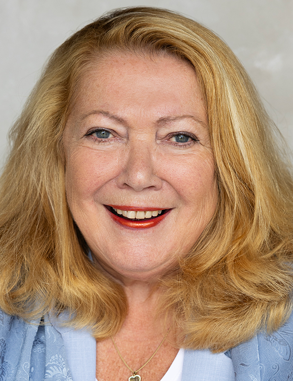 Vrouwelijk model met blond haar yvonne a.